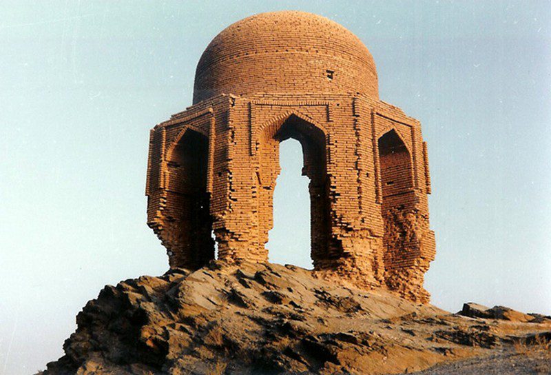 آرامگاه شاه فیروز سیرجان
