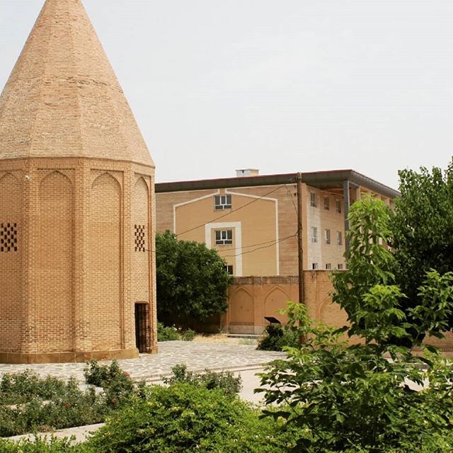 برج قربان همدان