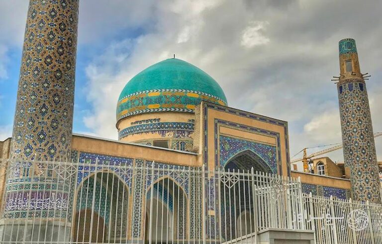مسجد هفتاد و دو تن خراسان