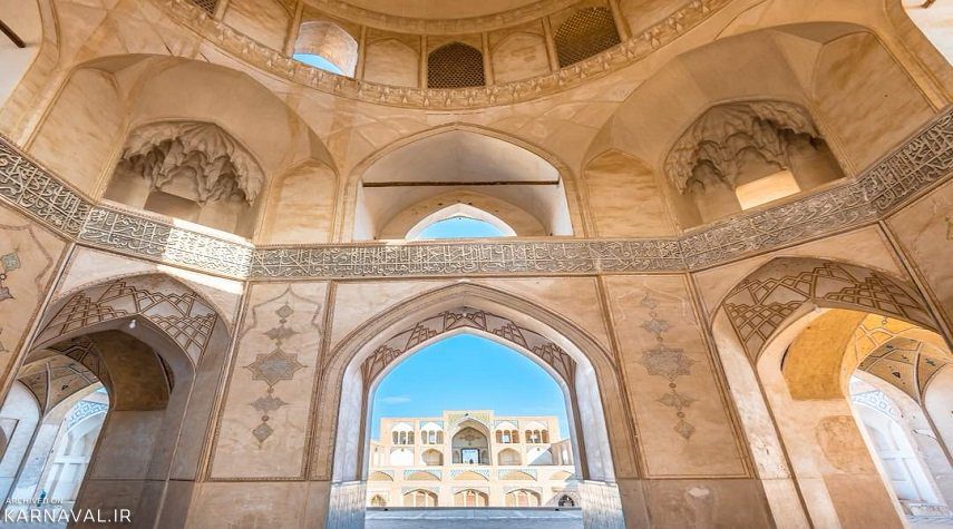 مسجد و مدرسه آقا بزرگ کاشان