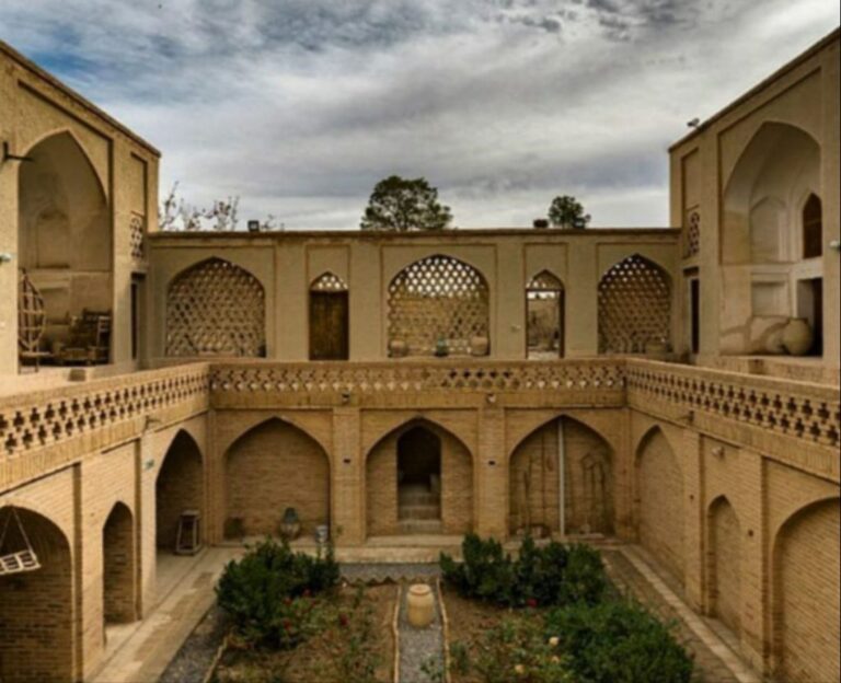 خانه پیرنیا نائین