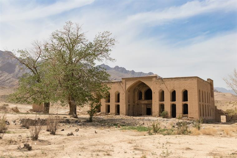 کوشک تاریخی عباس آباد