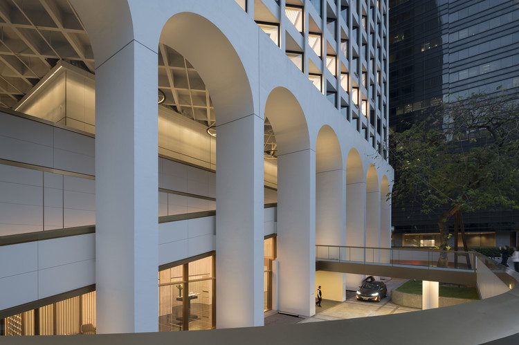 Murray luxury hotel design by Norman Foster