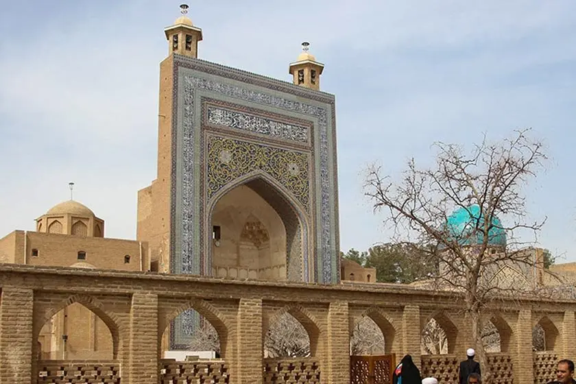 آرامگاه شیخ احمد جام