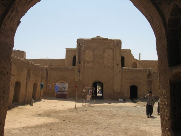 خانه خاکسار