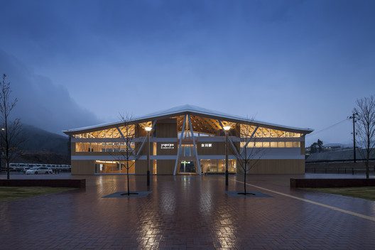 JR Onagawa Train Station by Shigeru Ben