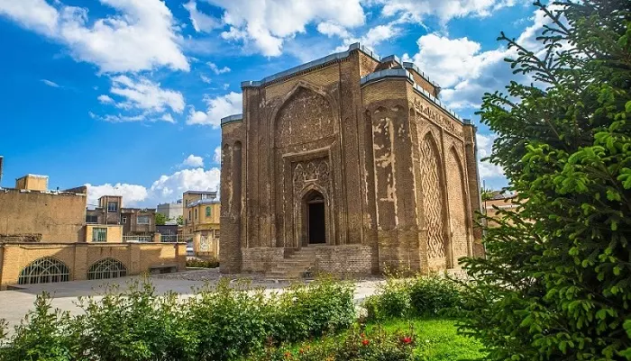 گنبد علویان همدان
