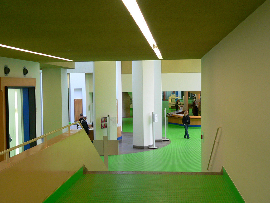 گالری اشتاتس (Neue staatsgalerie)