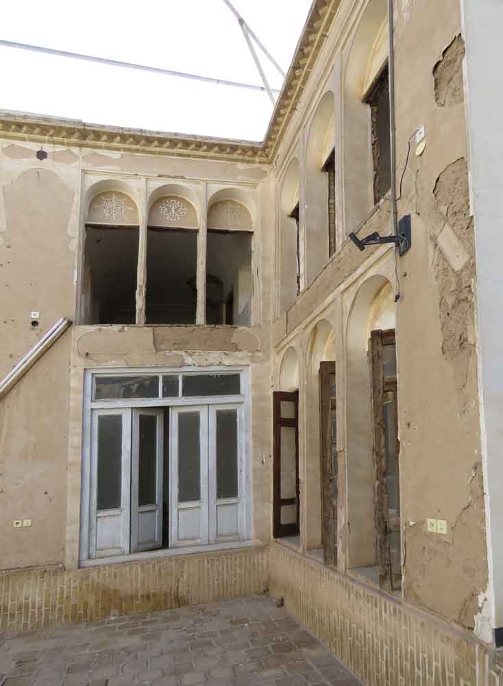 مرمت خانه شهید صدوقی