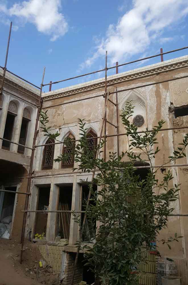 مرمت خانه شهید صدوقی