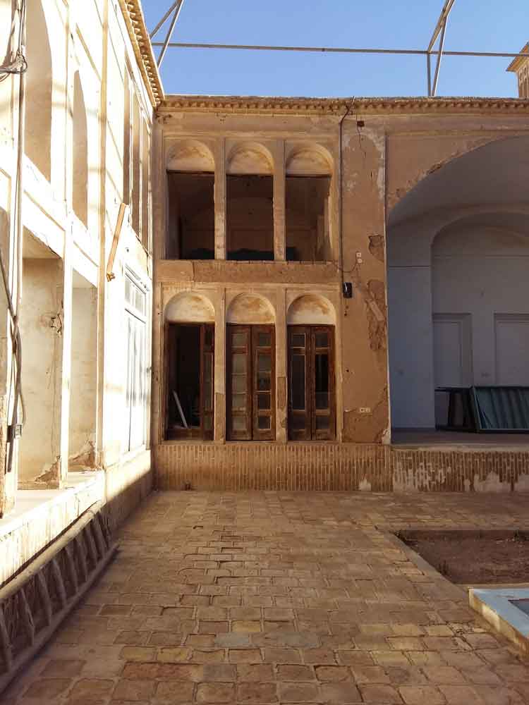 مرمت خانه شهید صدوقی
