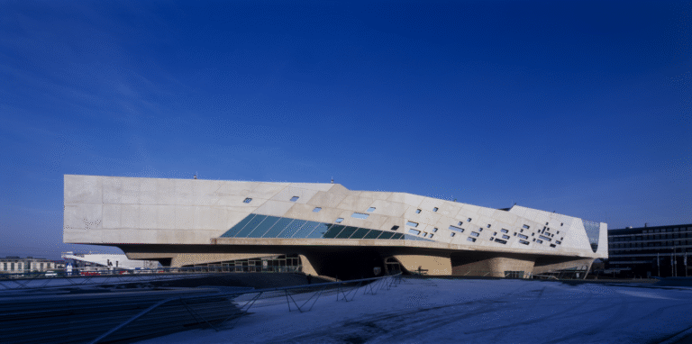 مرکز علمی فنائو (Phaeni science center)